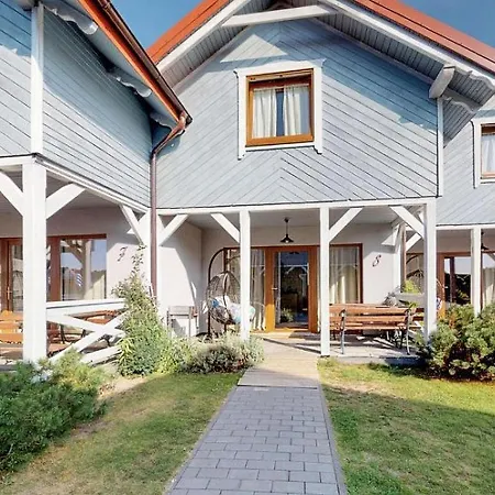 Cozy In With Heated Swimming Pool Holiday home *